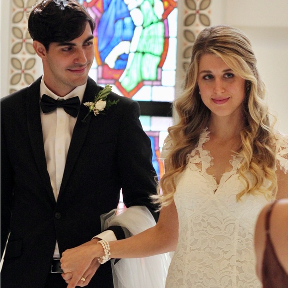 Meet your Posher, Caroline - Picture 1 of 1